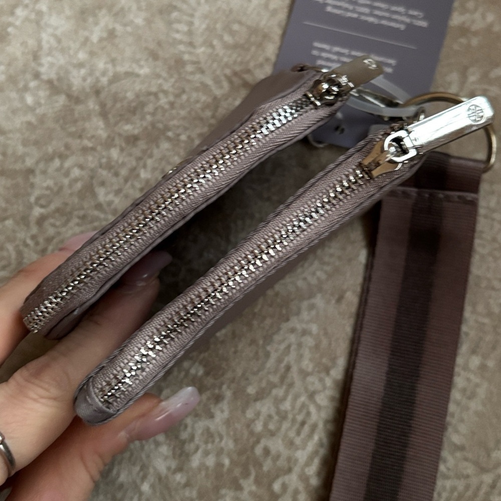 Brand New GAIAM Essentials Duo Wristlet w/ 2 Small Gray Zippered Coin Purses - Picture 10 of 15